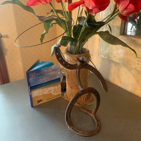 Horseshoe cowboy- metal art figure with wire lasso, HANDMADE, great condition. - Picture 3 of 6